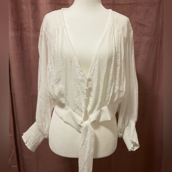 Woman’s top - Picture 1 of 3